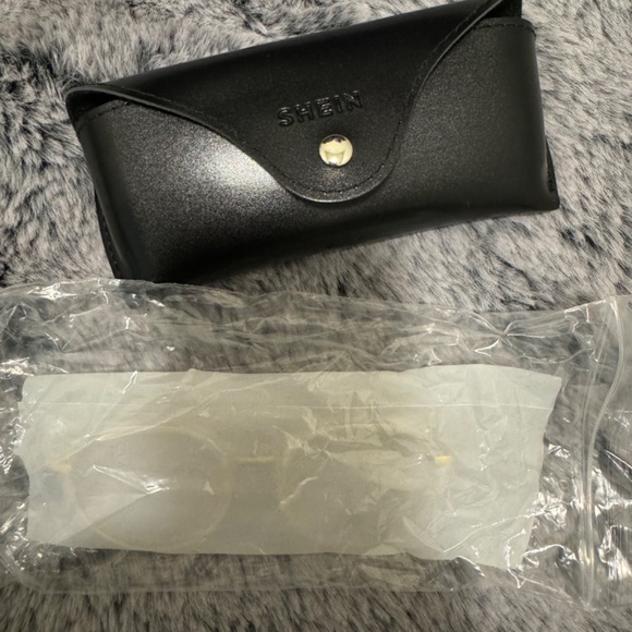 Fashion Eyeglasses - Picture 5 of 5